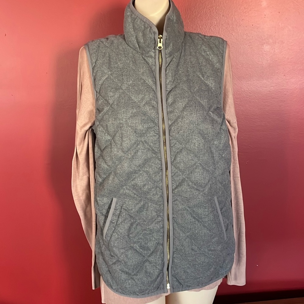 Like new Old Navy quilted gray vest - Picture 1 of 13